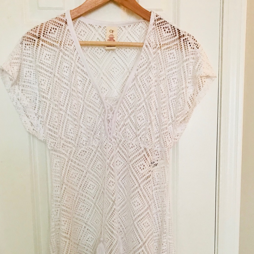 White Beach Cover Up Size Large (11-13) - Picture 1 of 3